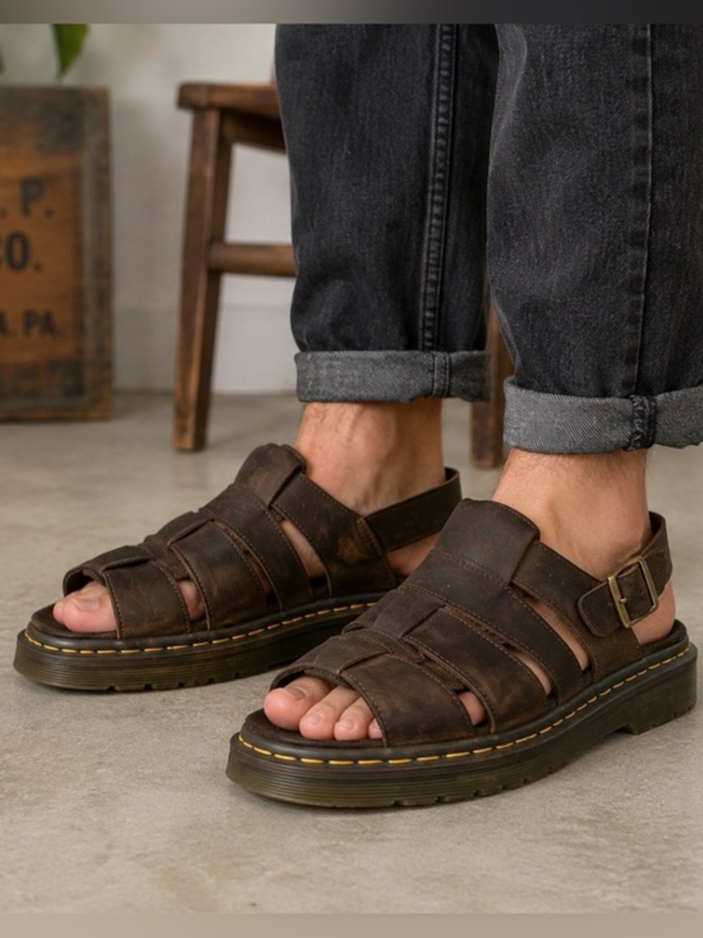 Dr. Martens Men’s Size 10 Brown Leather Fisherman Sandals Chunky Sole